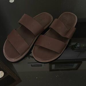 Abercrombie Men’s Leatherr Slippers 8